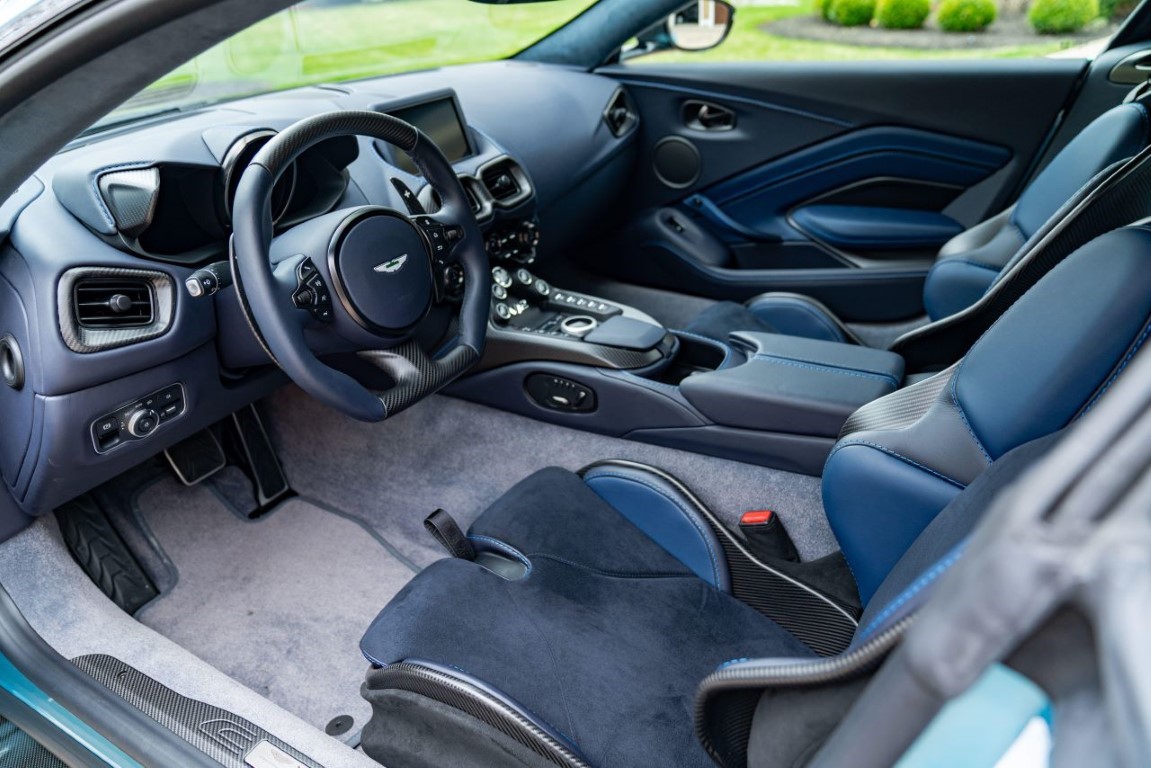 Aston Martin Vantage V12 5.2 V12